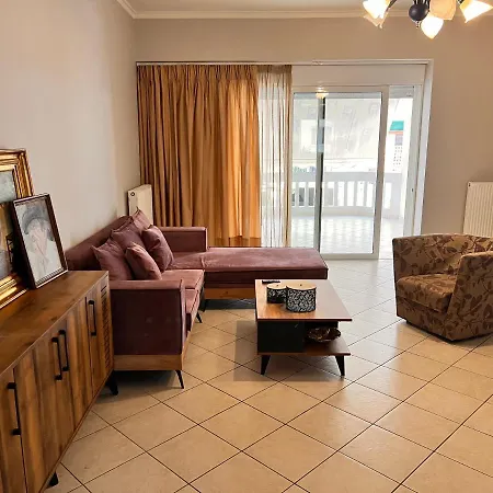Modern By Ioannis Apartment